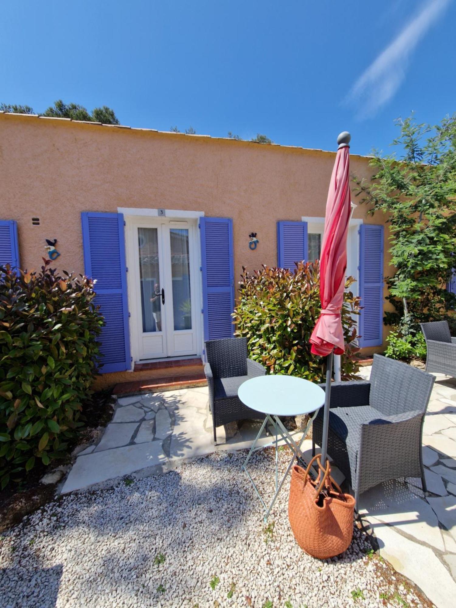 Hotel Le Cosy Saint Aygulf Exterior foto