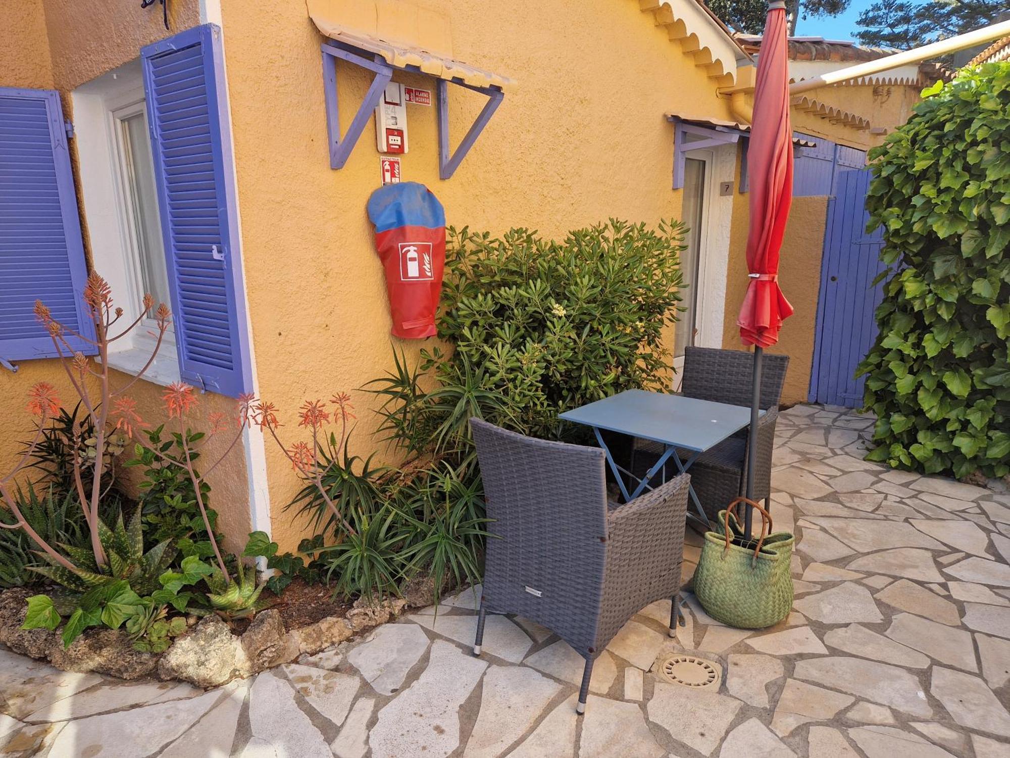 Hotel Le Cosy Saint Aygulf Exterior foto