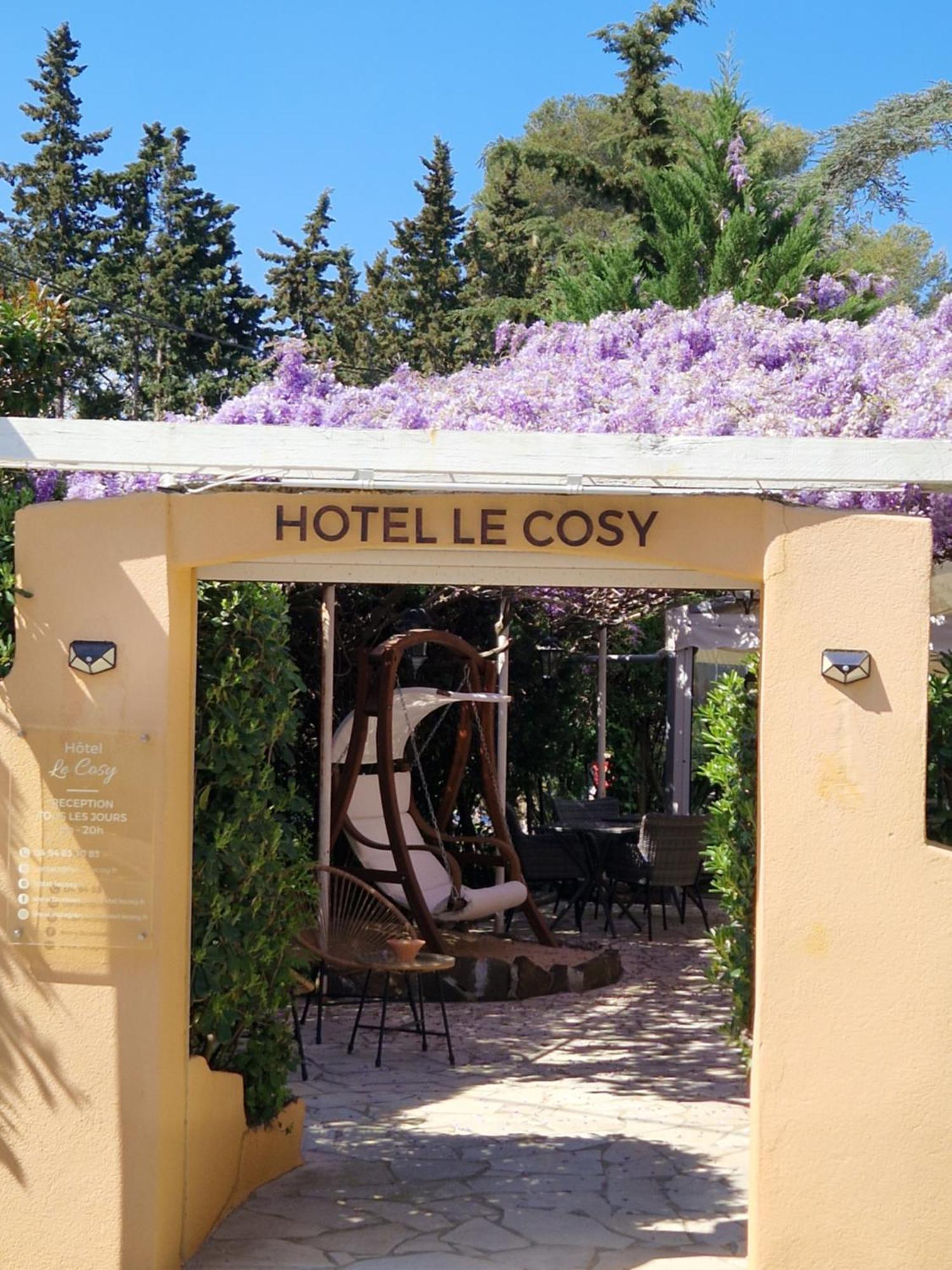 Hotel Le Cosy Saint Aygulf Exterior foto